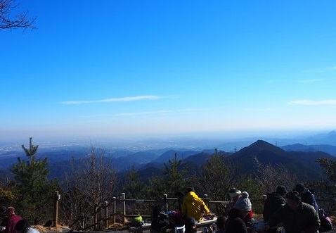 日の出山山頂